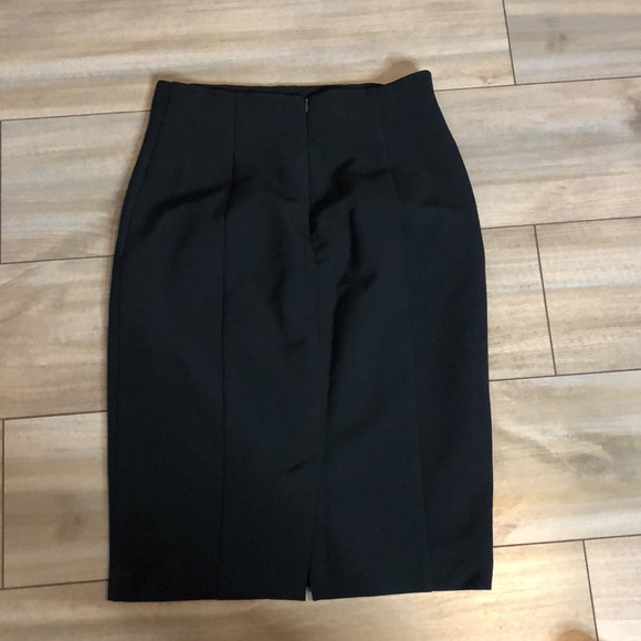 Worthington Black Pencil Skirt Size 4 Excellent Conditions - Picture 6 of 8